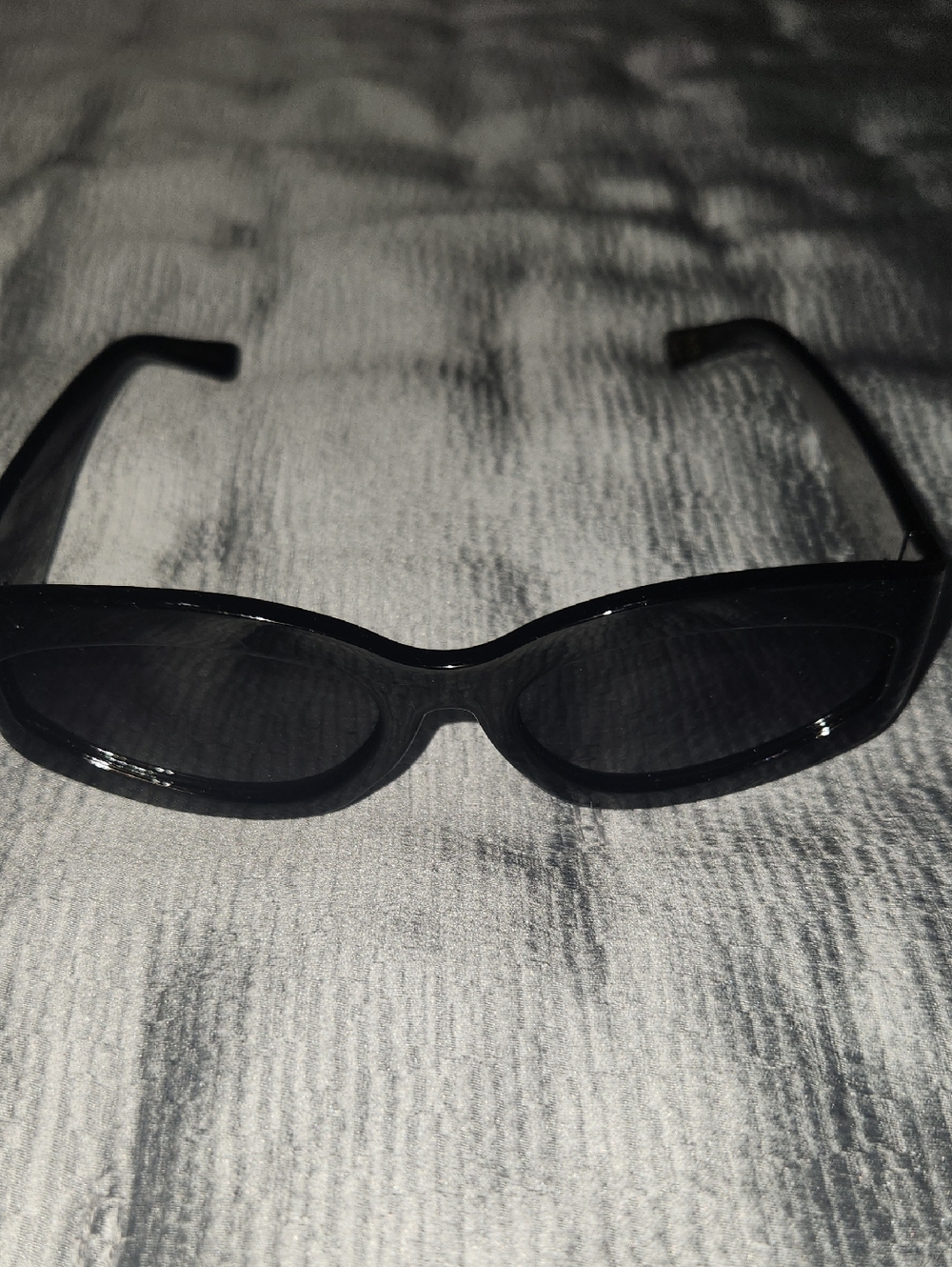 Classic Black Women's Sunglasses - Sleek Everyday Style